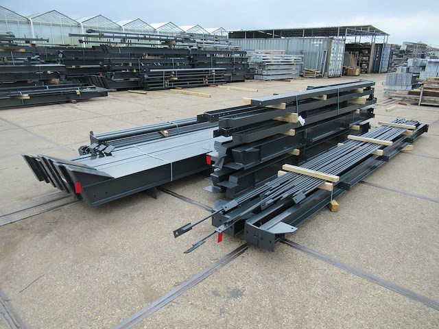 Staalconstructie 14 x 20 meter (280m2) - afbeelding 9 van  13