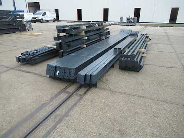 Staalconstructie 14 x 20 meter (280m2) - afbeelding 1 van  14