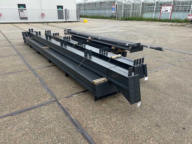 Staalconstructie 14 x 25 meter (350m2) - afbeelding 3 van  13