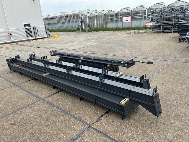 Staalconstructie 14 x 25 meter (350m2) - afbeelding 4 van  13