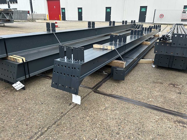 Staalconstructie 14 x 25 meter (350m2) - afbeelding 13 van  13