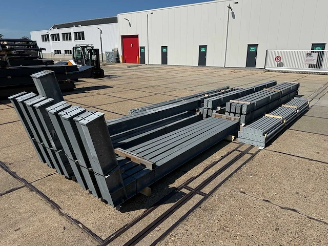 Staalconstructie 14.80 x 40.00 meter (592m2) - afbeelding 2 van  20