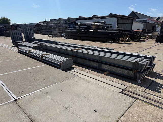 Staalconstructie 14.80 x 40.00 meter (592m2) - afbeelding 15 van  20