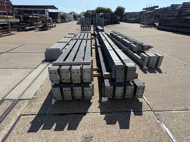 Staalconstructie 14.80 x 40.00 meter (592m2) - afbeelding 18 van  20