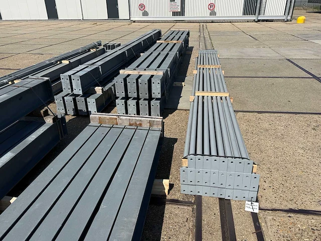 Staalconstructie 14.80 x 40.00 meter (592m2) - afbeelding 9 van  20