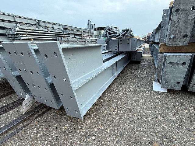 Staalconstructie 14.80 x 45.00 meter (666m2) - afbeelding 4 van  27