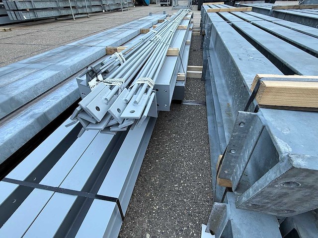 Staalconstructie 14.80 x 45.00 meter (666m2) - afbeelding 6 van  27