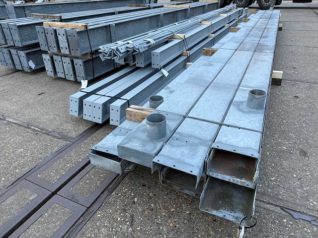 Staalconstructie 14.80 x 45.00 meter (666m2) - afbeelding 9 van  27
