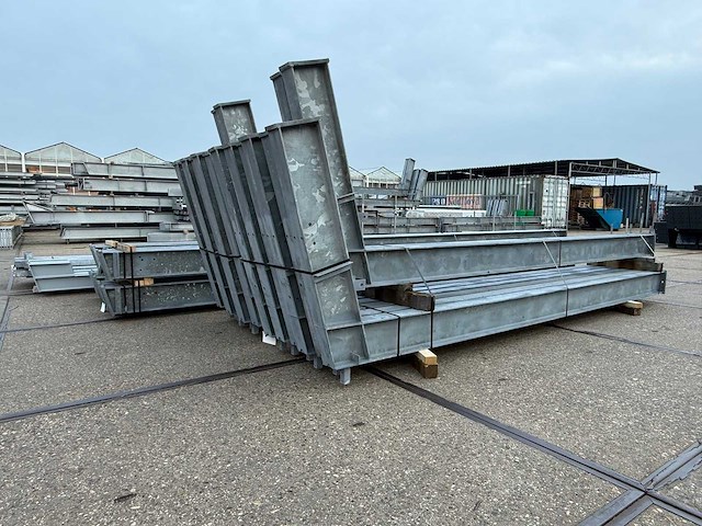 Staalconstructie 14.80 x 45.00 meter (666m2) - afbeelding 22 van  27