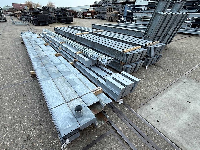 Staalconstructie 14.80 x 45.00 meter (666m2) - afbeelding 23 van  27