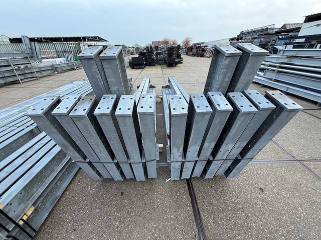 Staalconstructie 14.80 x 45.00 meter (666m2) - afbeelding 26 van  27