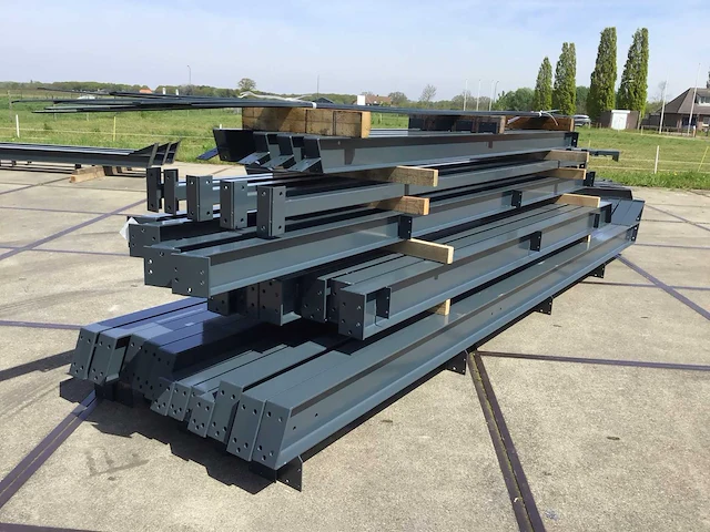 Staalconstructie 14x25 meter (ca. 350 m2) - afbeelding 5 van  9