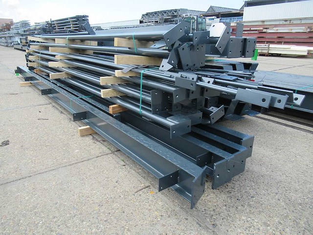 Staalconstructie 15 x 30 meter (450m2) - afbeelding 18 van  18