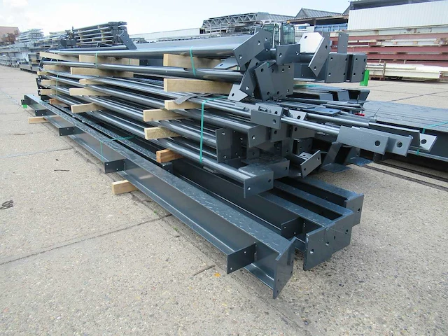 Staalconstructie 15 x 30 meter (450m2) - afbeelding 5 van  18