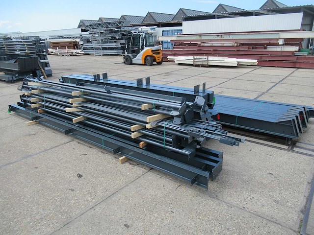 Staalconstructie 15 x 30 meter (450m2) - afbeelding 2 van  12