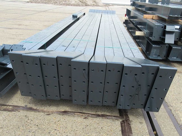 Staalconstructie 15 x 30 meter (450m2) - afbeelding 6 van  12