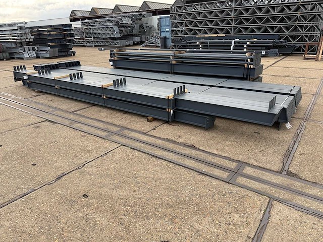 Staalconstructie 15 x 35 meter (525m2) - afbeelding 8 van  13