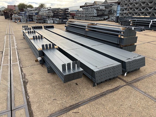 Staalconstructie 15 x 35 meter (525m2) - afbeelding 9 van  13