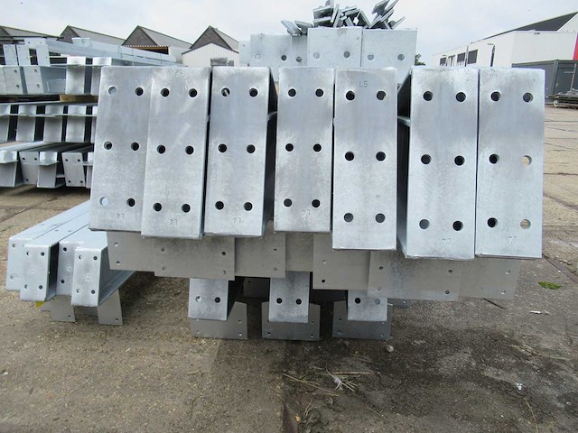Staalconstructie 15 x 40 meter (600m2) - afbeelding 8 van  22