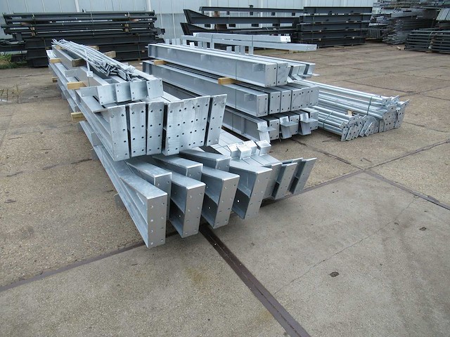 Staalconstructie 15 x 40 meter (600m2) - afbeelding 17 van  22