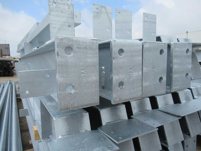 Staalconstructie 15 x 40 meter (600m2) - afbeelding 6 van  22