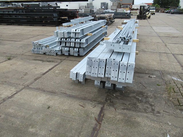 Staalconstructie 15 x 40 meter (600m2) - afbeelding 1 van  22