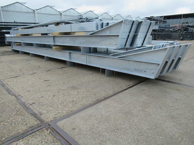 Staalconstructie 15 x 40 meter (600m2) - afbeelding 18 van  22