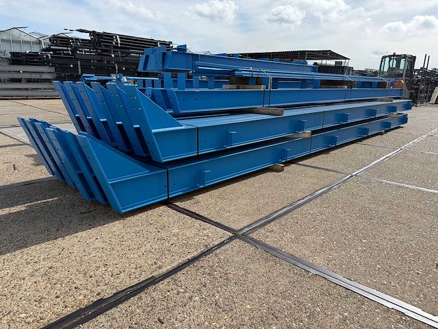 Staalconstructie 15 x 55 meter (825m2) - afbeelding 1 van  18