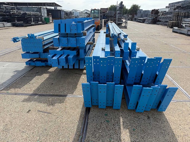 Staalconstructie 15 x 55 meter (825m2) - afbeelding 13 van  18