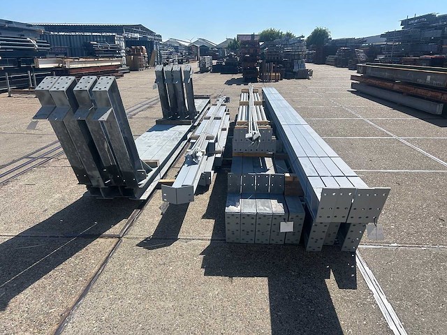 Staalconstructie 15.20 x 25.00 meter (380m2) - afbeelding 10 van  13