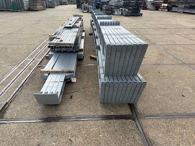 Staalconstructie 15.20 x 40.00 meter (608m2) - afbeelding 8 van  11