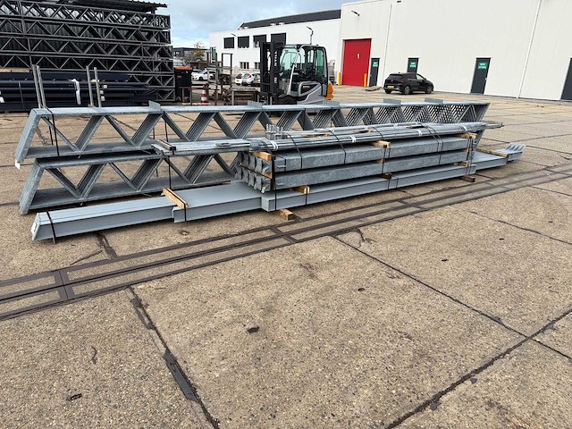 Staalconstructie 15.20 x 40.00 meter (608m2) - afbeelding 11 van  11