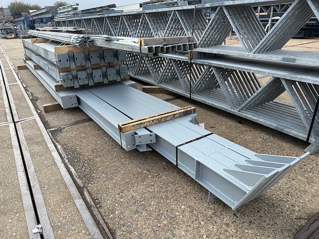 Staalconstructie 15.20 x 40.00 meter (608m2) - afbeelding 9 van  11