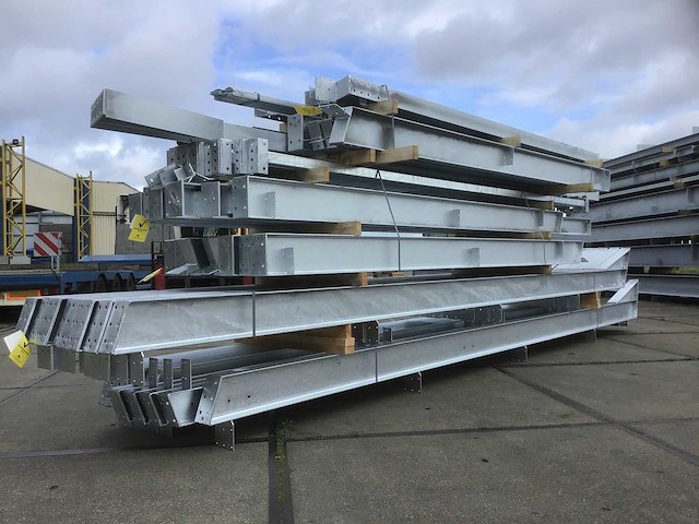 Staalconstructie 15x40 meter (ca. 600 m2) - afbeelding 9 van  10