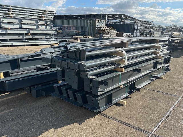 Staalconstructie 16 x 35 meter (560m2) - afbeelding 3 van  12