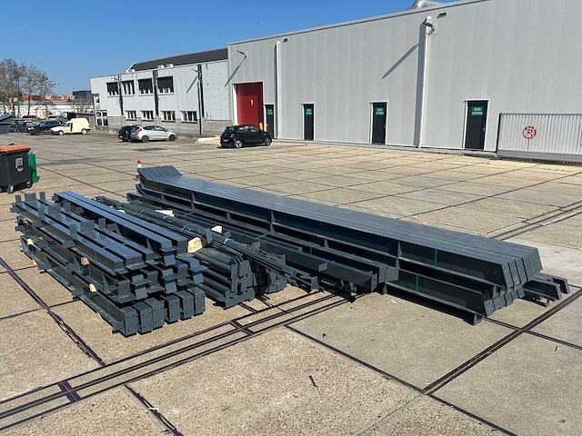 Staalconstructie 18 x 40 meter (720m2) - afbeelding 10 van  17