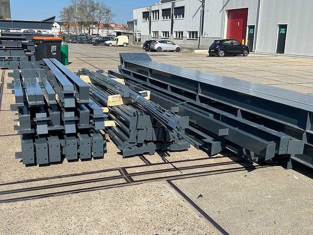 Staalconstructie 18 x 40 meter (720m2) - afbeelding 15 van  17