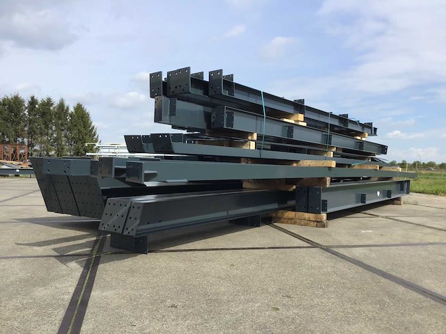 Staalconstructie 18x30x5,00 meter (ca. 540 m2) - afbeelding 1 van  6