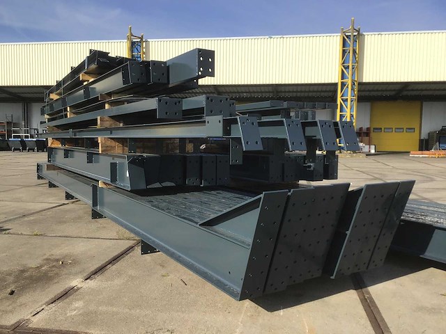 Staalconstructie 18x40 meter (ca. 720 m2) - afbeelding 2 van  9