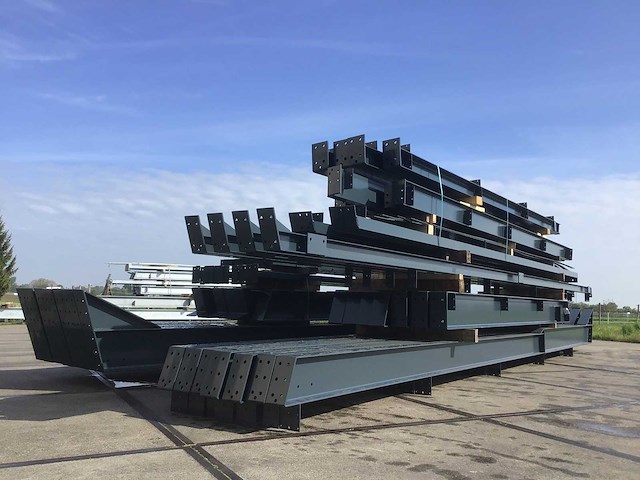 Staalconstructie 18x40x5,00 meter (ca. 720 m2) - afbeelding 1 van  9