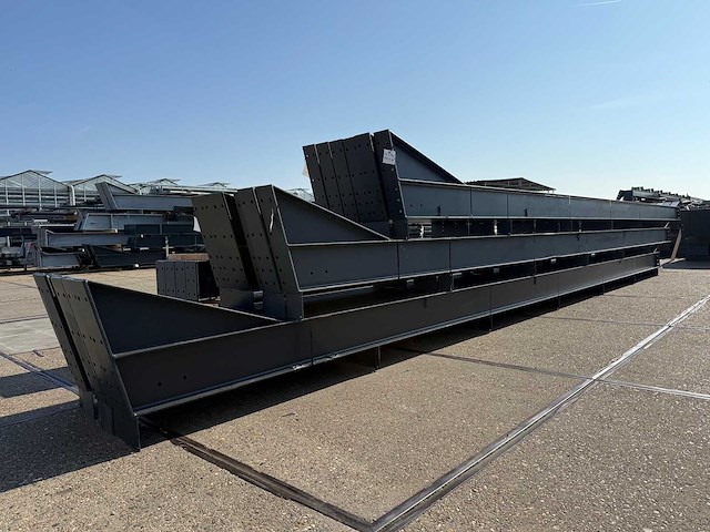Staalconstructie 19 x 50 meter (950m2) - afbeelding 1 van  23