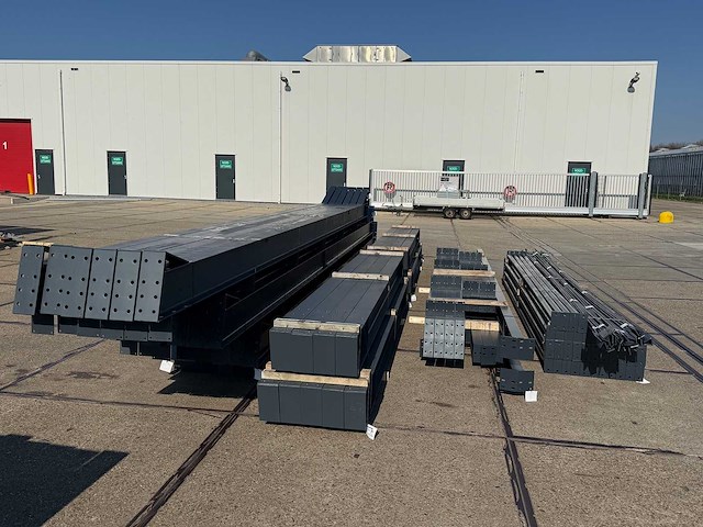 Staalconstructie 19 x 50 meter (950m2) - afbeelding 7 van  22