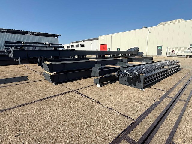 Staalconstructie 19 x 50 meter (950m2) - afbeelding 11 van  22