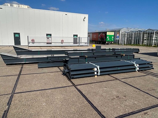 Staalconstructie 20 x 30 meter (600m2) - afbeelding 1 van  19