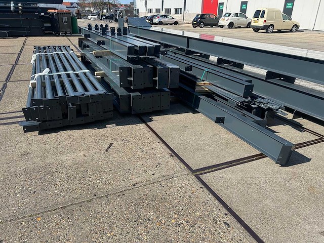 Staalconstructie 20 x 30 meter (600m2) - afbeelding 4 van  18