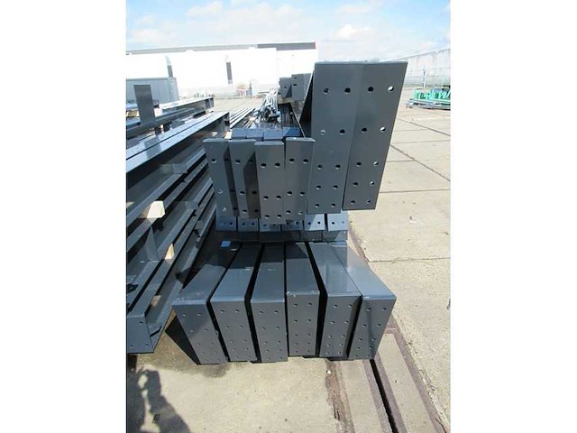 Staalconstructie 20 x 41 meter (820m2) - afbeelding 17 van  21