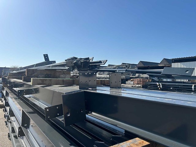 Staalconstructie 22 x 50 meter (1100m2) - afbeelding 17 van  32