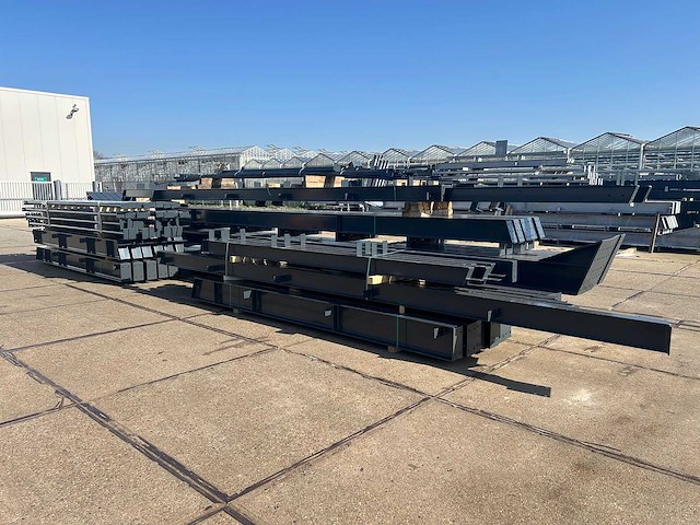 Staalconstructie 22 x 50 meter (1100m2) - afbeelding 7 van  32
