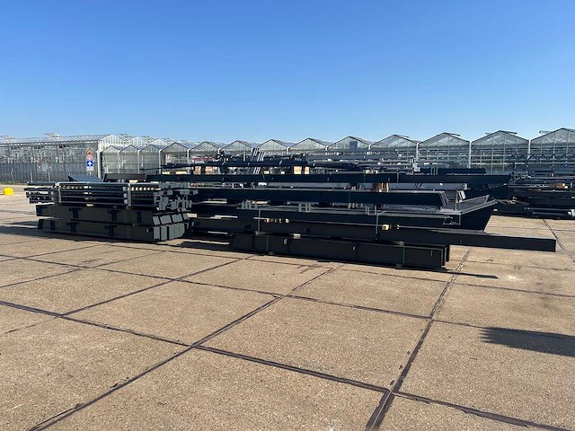 Staalconstructie 22 x 50 meter (1100m2) - afbeelding 8 van  32