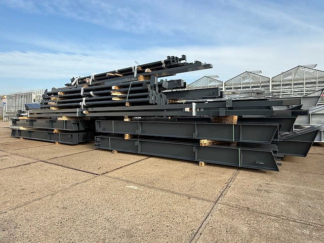 Staalconstructie 22 x 50 meter (1100m2) - afbeelding 12 van  32